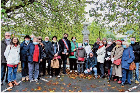 Les Amies et Amis de la Commune sur les traces de Verlaine et Rimbaud Les Amies et Amis de la Commune sur les traces de Verlaine et Rimbaud