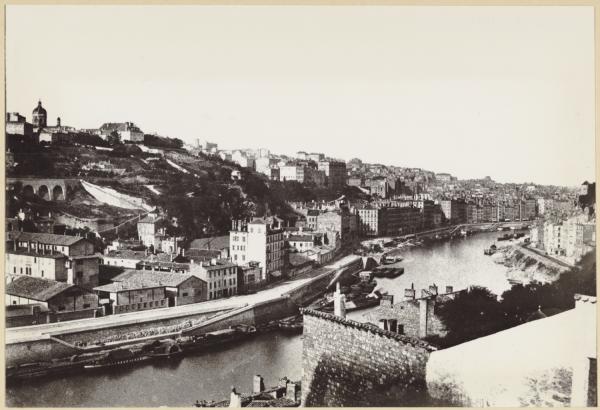 Vue de la Croix-Rousse, depuis le chemin de Montauban, 1860. Photographie de Gabriel Joguet (© Bibliothèque municipale de Lyon) Vue de la Croix-Rousse, depuis le chemin de Montauban, 1860. Photographie de Gabriel Joguet (© Bibliothèque municipale de Lyon)