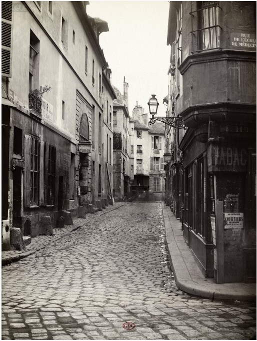 Charles Marville. La rue Larrey, sixième arrondissement de Paris, vers 1866 (Photo prise sur le blog de Michèle Audin - https://macommunedeparis.com/2018/07/30/la-marmite-8-rue-larrey-paris-6e/)